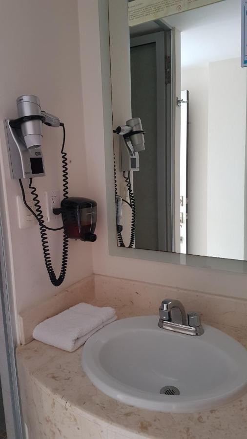 Hotel Y Suites Nader Канкун Екстер'єр фото