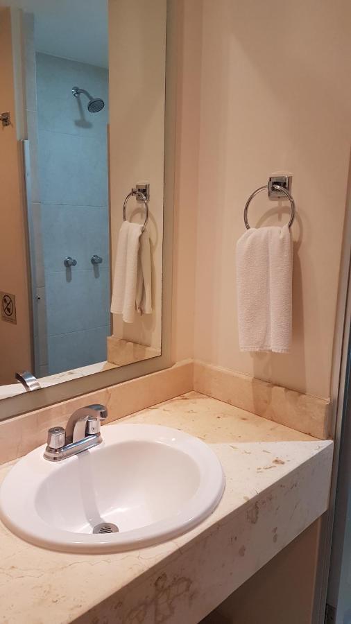Hotel Y Suites Nader Канкун Екстер'єр фото