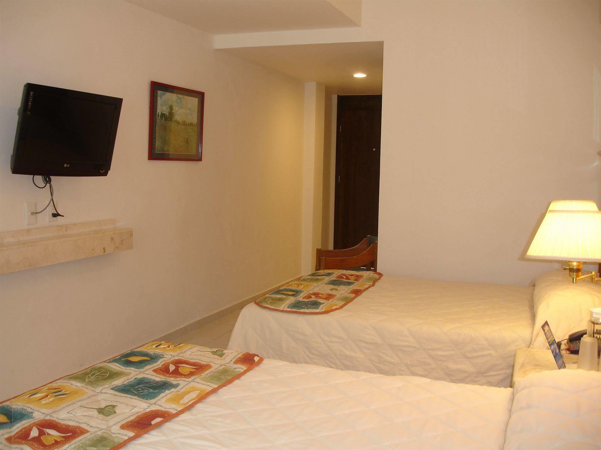 Hotel Y Suites Nader Канкун Екстер'єр фото